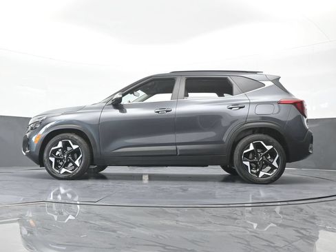 Used 2024 Kia Seltos EX FWD image 58