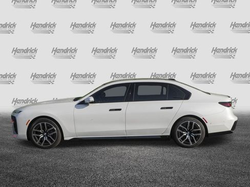 Used 2023 BMW i7 xDrive60 AWD/4WD image 6