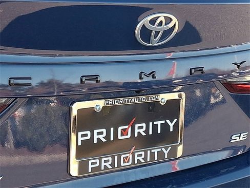 Used 2025 Toyota Camry SE image 29