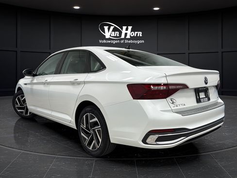 Used 2023 Volkswagen Jetta SEL FWD image 5