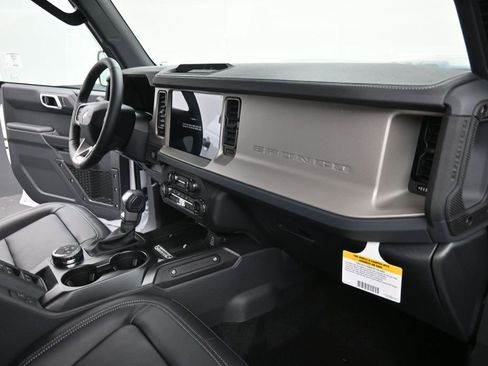 New 2026 Ford Bronco Outer Banks AWD/4WD image 14