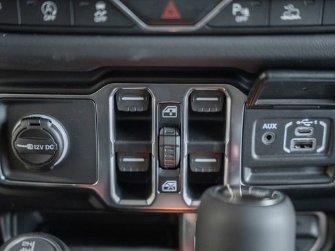 New 2026 Jeep Wrangler Unlimited Sahara AWD/4WD image 25
