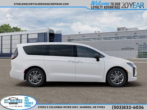 New 2027 Chrysler Pacifica Select FWD image 24