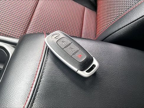 Certified 2025 Nissan Kicks SR AWD/4WD image 32