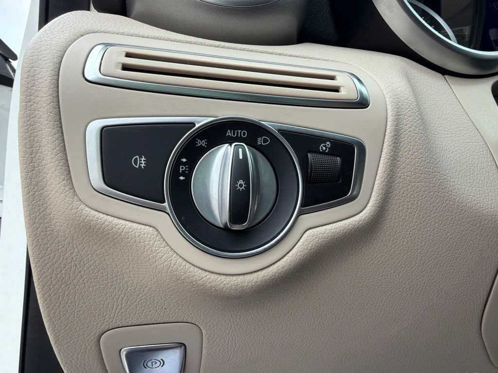 Used 2019 Mercedes-Benz C 300 4MATIC Sedan image 25