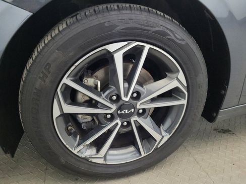 Used 2023 Kia Forte LXS FWD image 31