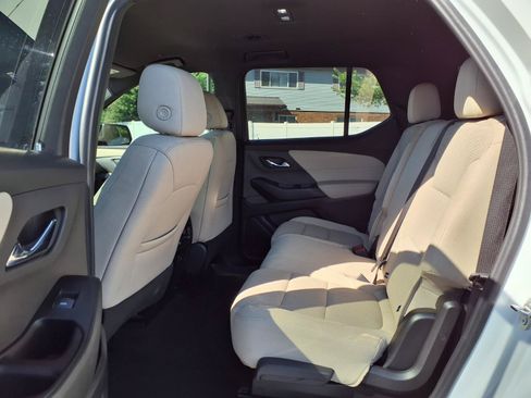 Used 2023 Chevrolet Traverse LS FWD image 20