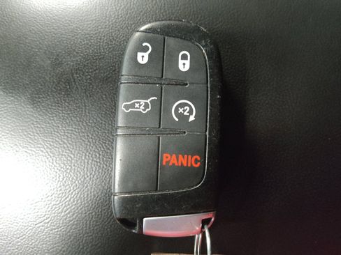 Used 2019 Jeep Grand Cherokee Altitude RWD image 32