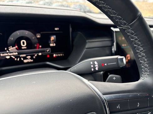 Used 2025 GMC Acadia Elevation image 26