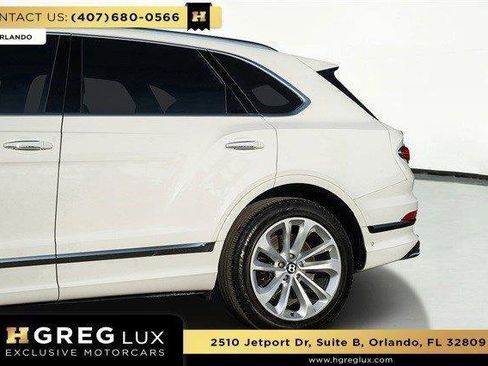 Used 2022 Bentley Bentayga AWD/4WD image 17