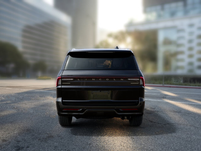 New 2027 Lincoln Navigator Reserve AWD/4WD image 8