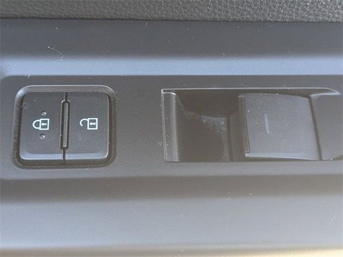 Used 2022 Toyota Tundra SR5 w/ SR5 Convenience Package image 31