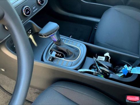 New 2026 Hyundai Kona SE image 8