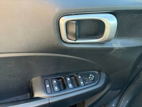 Certified 2023 Hyundai Venue SEL w/ Cargo Package FWD image 9