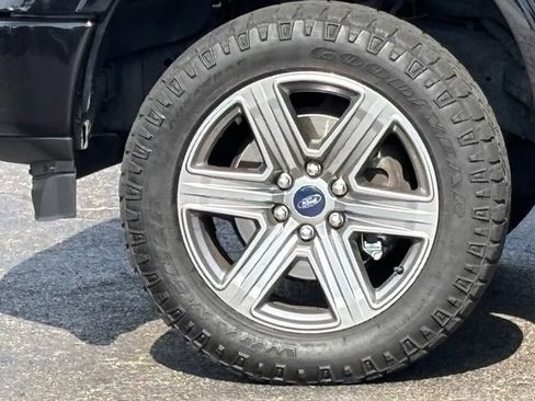 Used 2019 Ford F150 XLT w/ Equipment Group 302A Luxury AWD/4WD image 7