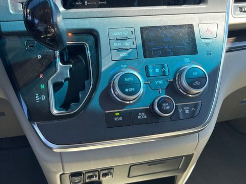 Used 2017 Toyota Sienna XLE w/ XLE Navigation Package image 20