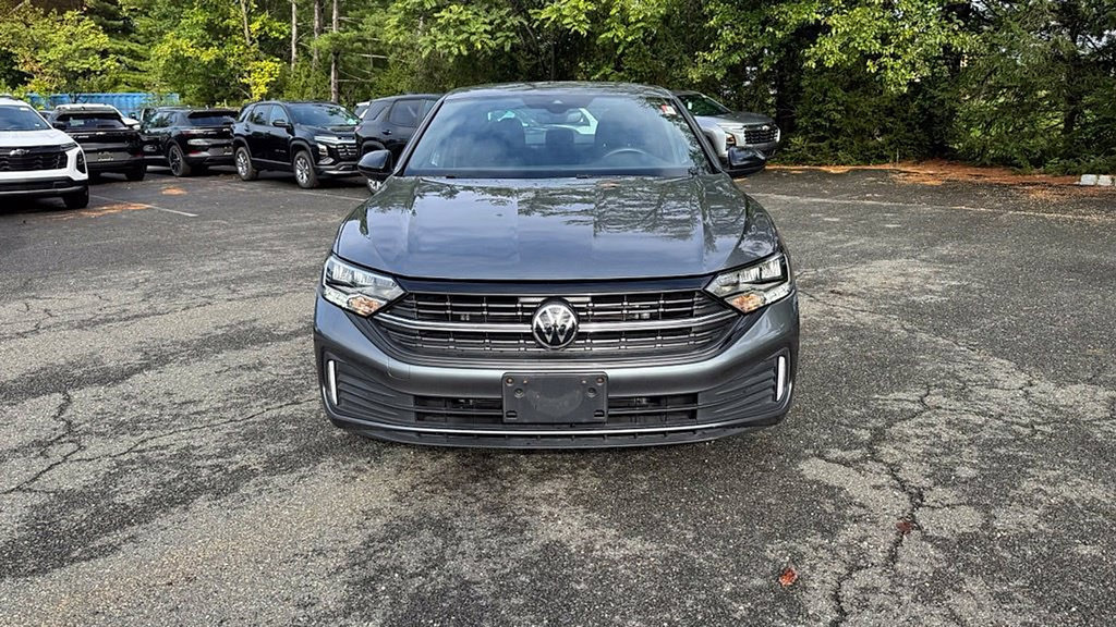Used 2024 Volkswagen Jetta Sport FWD image 2