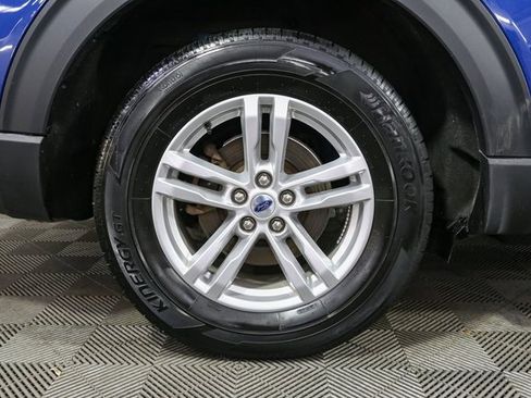 Used 2022 Ford Explorer XLT w/ Equipment Group 202A image 16