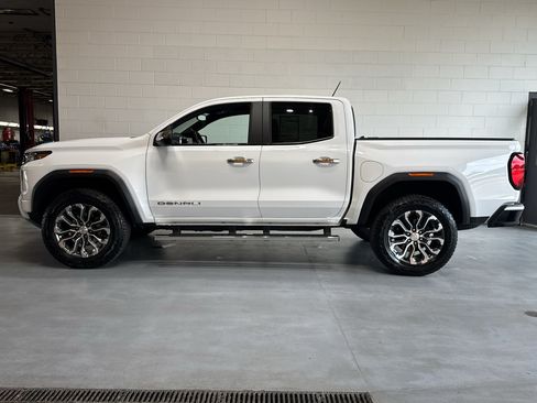Used 2025 GMC Canyon Denali AWD/4WD image 2