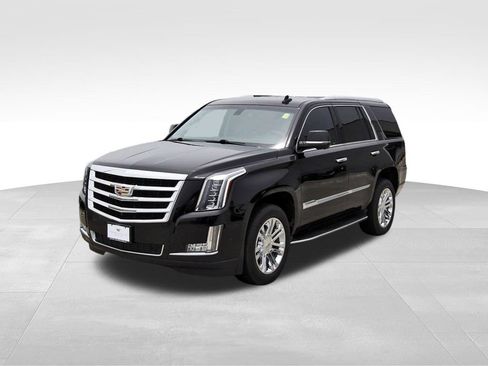 Used 2017 Cadillac Escalade 4WD image 2