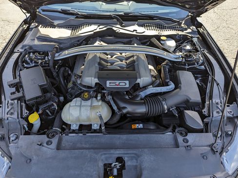 Used 2017 Ford Mustang GT Premium image 47