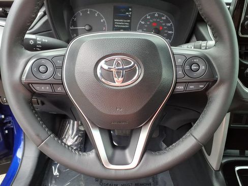 Used 2024 Toyota Corolla Cross LE AWD/4WD image 11
