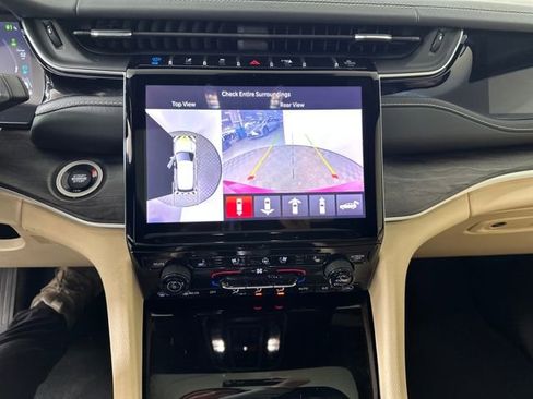 Used 2022 Jeep Grand Cherokee Limited 4xe w/ Luxury Tech Group II image 22