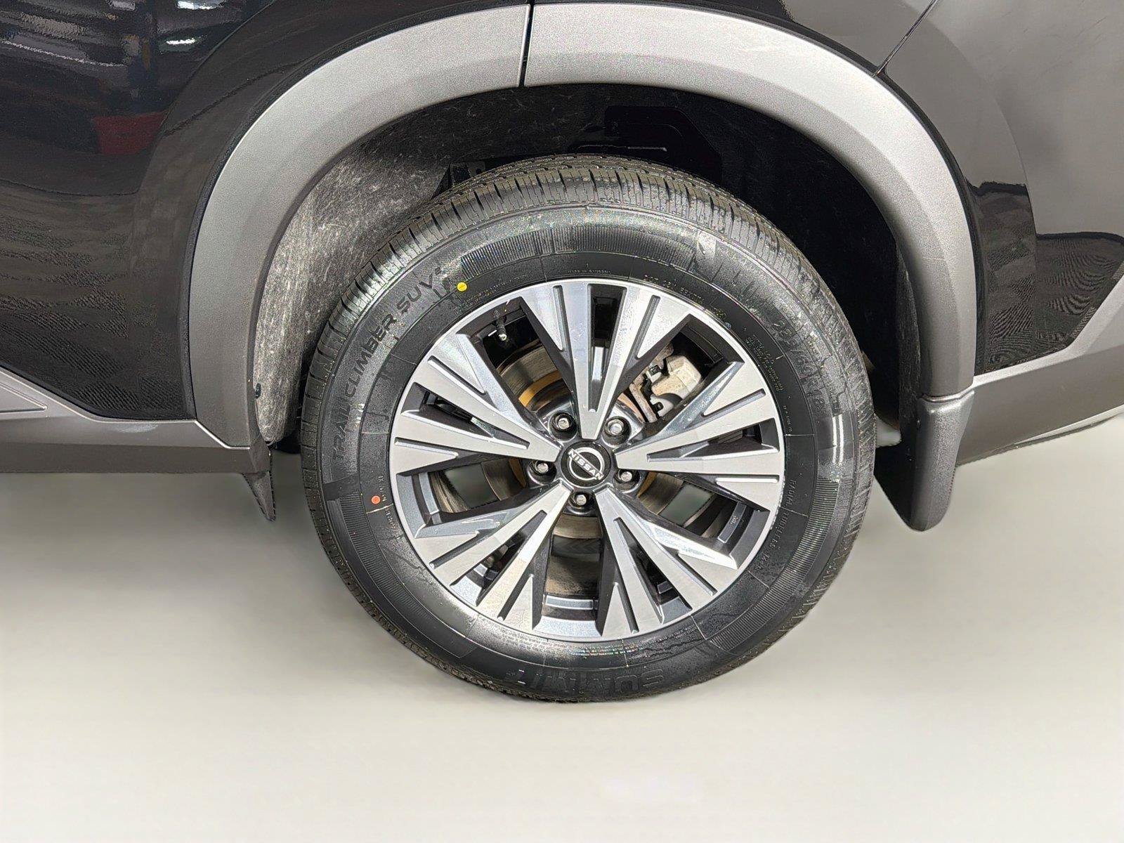 Used 2023 Nissan Rogue SV AWD/4WD image 34