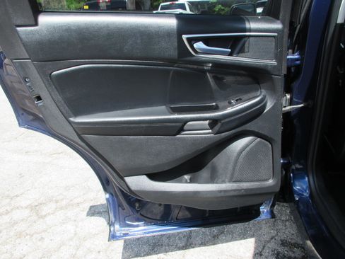 Used 2016 Ford Edge SEL w/ Equipment Group 201A AWD/4WD image 16