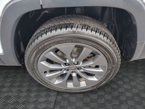 Used 2021 Jeep Cherokee Latitude Lux 80th Anniv w/ Quick Order Package 26U 80TH image 23