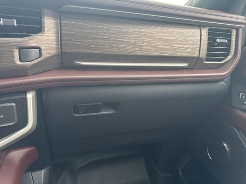 Used 2023 Ford Expedition Limited image 23