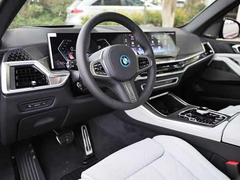New 2026 BMW X5 xDrive50e w/ Executive Package AWD/4WD image 19
