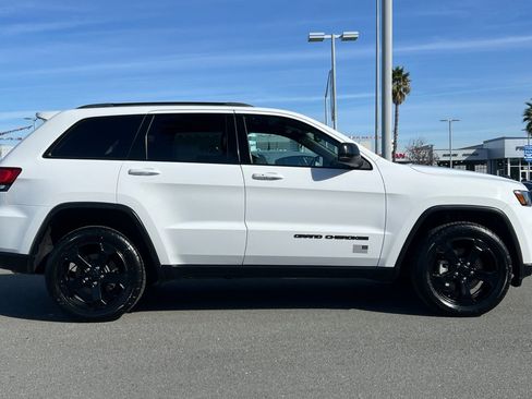 Used 2021 Jeep Grand Cherokee Freedom Edition image 3
