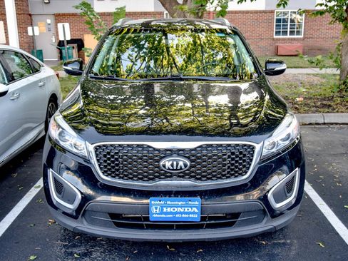 Used 2018 Kia Sorento AWD image 3
