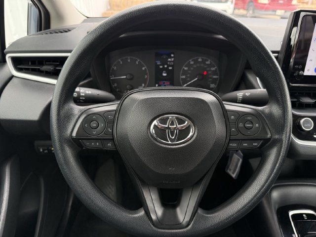 Used 2025 Toyota Corolla LE FWD image 13