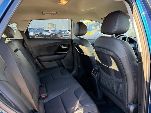 Used 2019 Kia Niro EX image 11