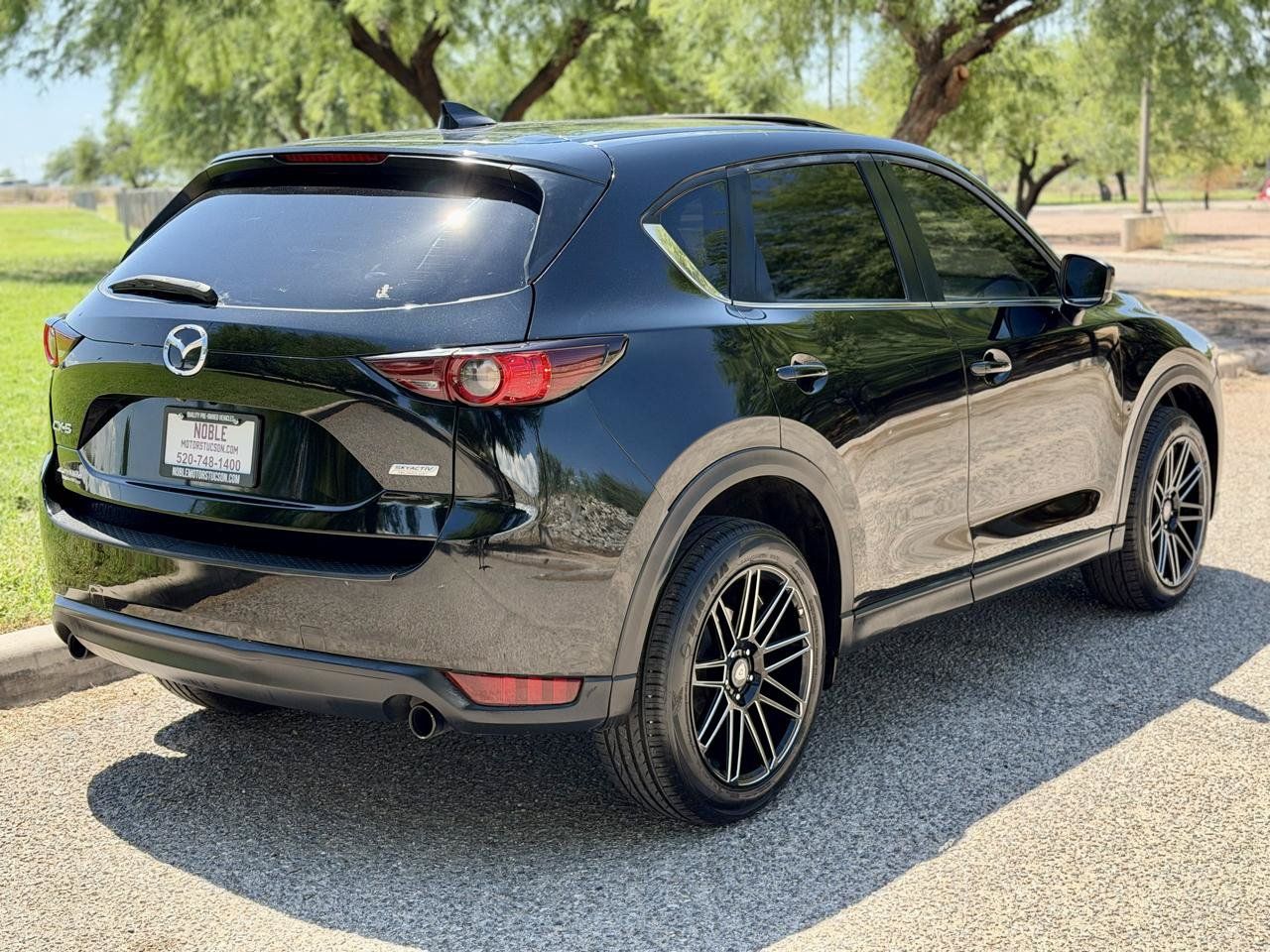 Used 2018 MAZDA CX-5 Touring w/ Preferred Equipment Package FWD image 5