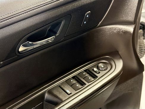 Used 2017 Chevrolet Traverse LT image 15