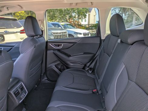 Used 2023 Subaru Forester Premium image 15