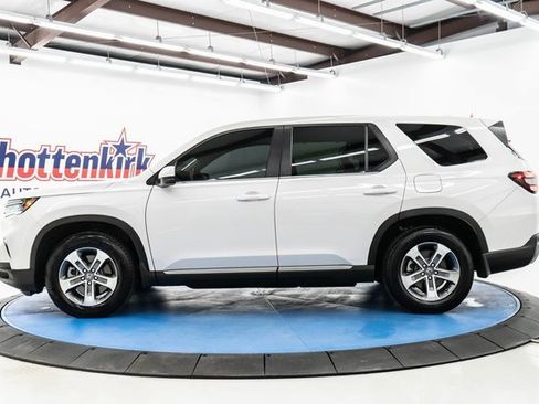 Certified 2025 Honda Pilot EX-L image 5