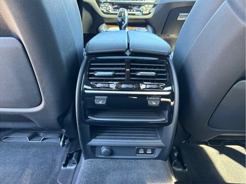 Used 2020 BMW M550i xDrive w/ Executive Package image 46