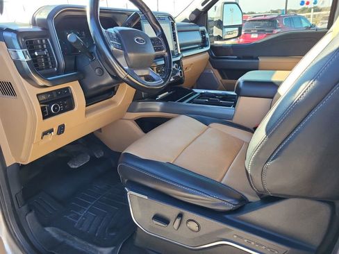 Used 2023 Ford F250 Lariat w/ Chrome Package image 13