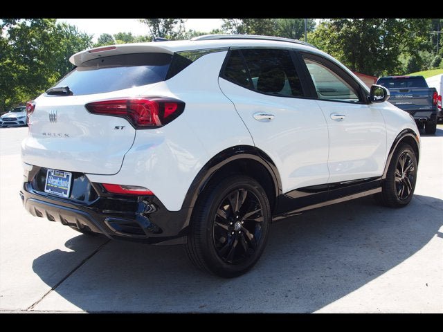 Used 2024 Buick Encore GX Sport Touring FWD image 5