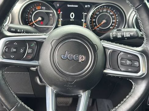 Used 2022 Jeep Wrangler Unlimited Sahara w/ Cold Weather Group AWD/4WD image 11