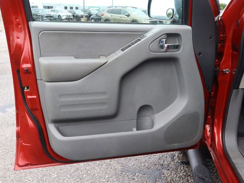 Used 2019 Nissan Frontier SL AWD/4WD image 14
