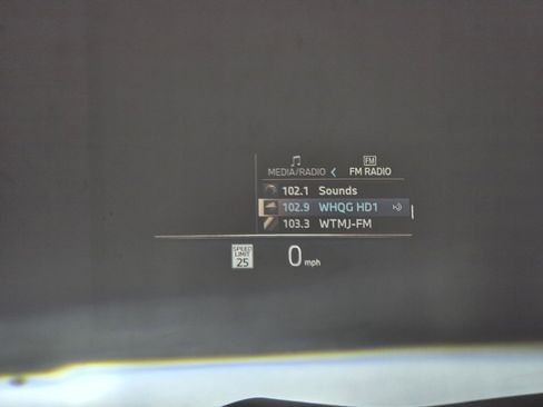 Used 2025 BMW X5 xDrive40i w/ M Sport Package image 28