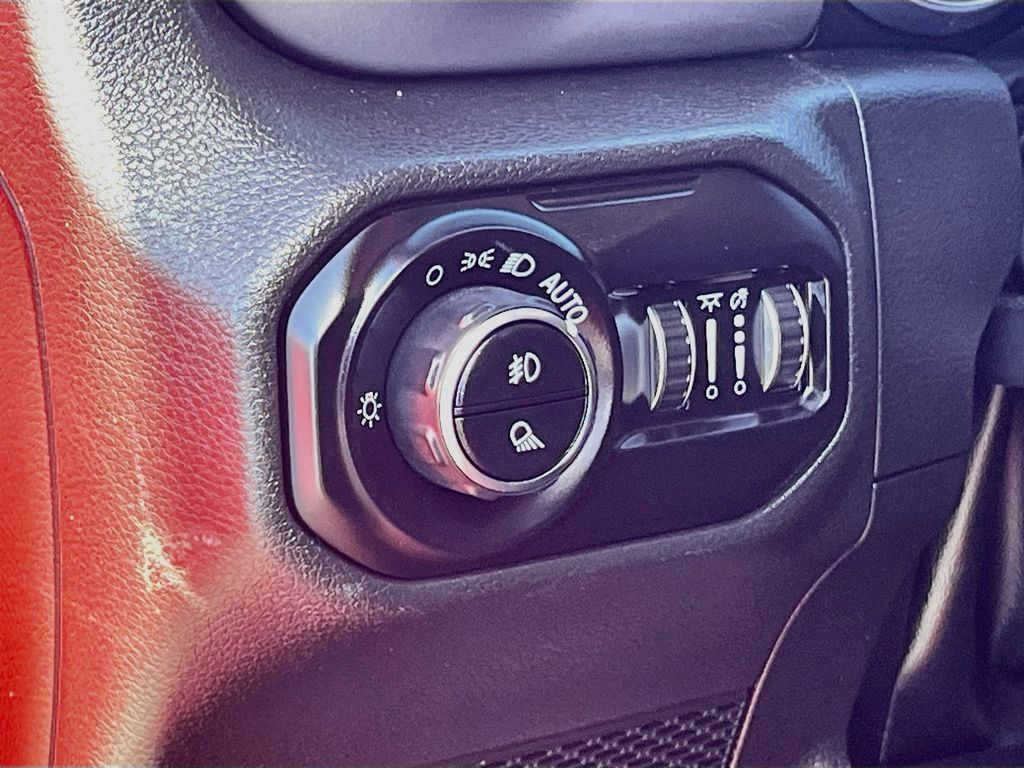 Used 2022 Jeep Gladiator Sport AWD/4WD image 10