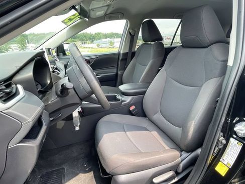 Certified 2025 Toyota RAV4 LE AWD/4WD image 14
