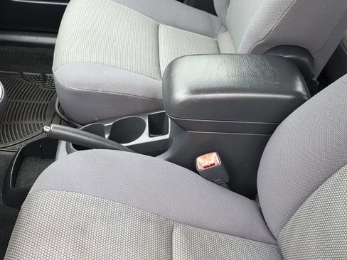 Used 2008 Toyota Matrix XR FWD image 9