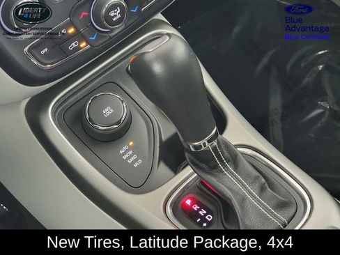 Used 2020 Jeep Compass Latitude w/ Cold Weather Group AWD/4WD image 22